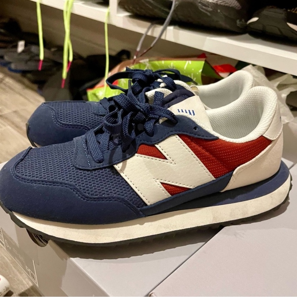 New Balance 237, Women’s 6.5, boys 5